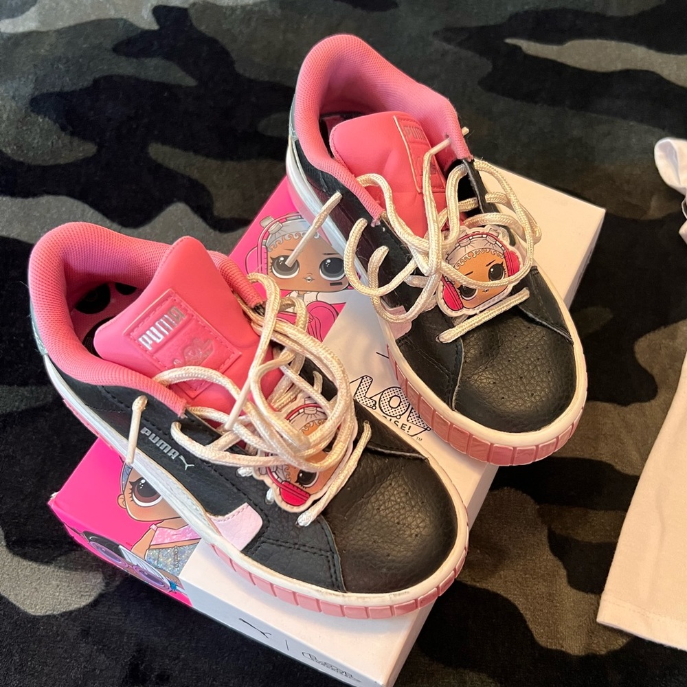 LOL Surprise PUMA sneakers size 1 come with outfit for FREE size 6 - Picture 2 of 11